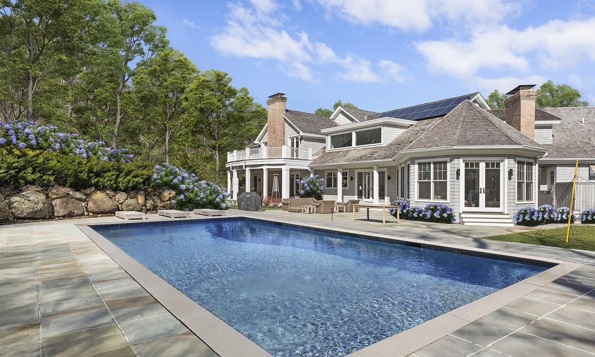 Amagansett North House | NEWLY BUILT 9 Bedroom home - Ultimate PRIVACY, central to everything!
