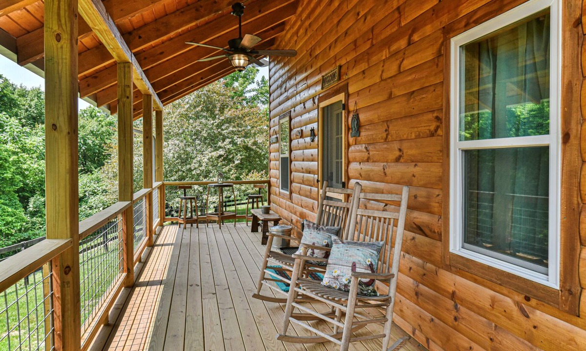 Hendersonville Cabin | Newly built cabin on horse farm.