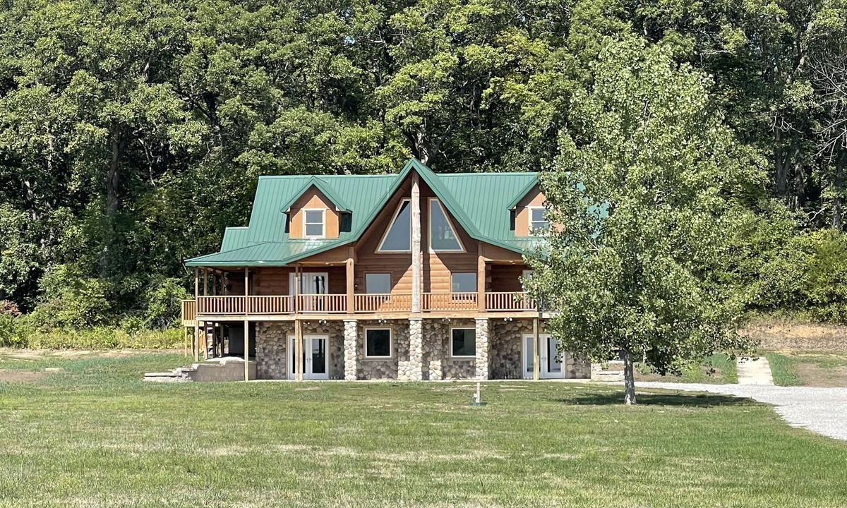 Washington County Cabin | Newly Built Lodge Nestled in a Gorgeous Setting
