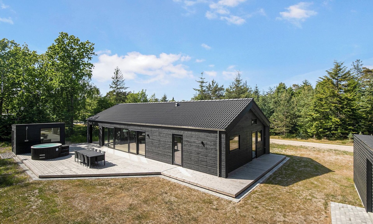 Hou House | Newly built summer house full of luxury