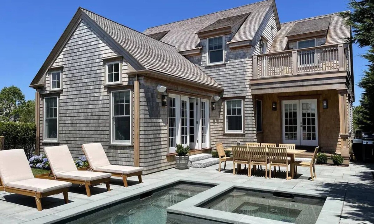 Nantucket Town House | Newly Constructed Home in Town!