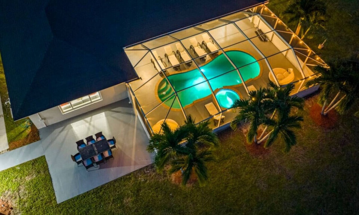 Hunt Club Villa | Newly Designed Renovated Luxe 8 BR Heated Pool