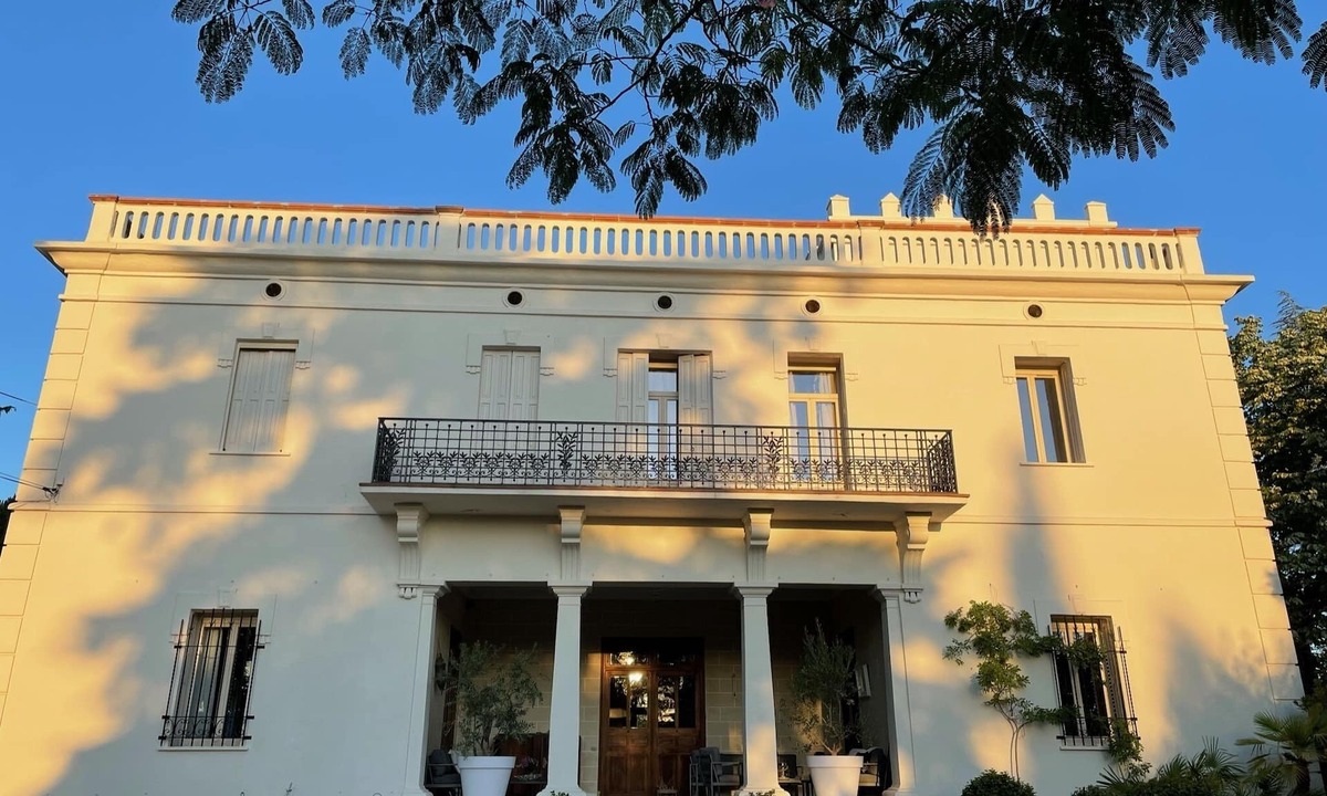 Saint-Jean-Pla-de-Corts Villa | Newly renovated Maison from 1920 with 2,8 hectar private park and pool