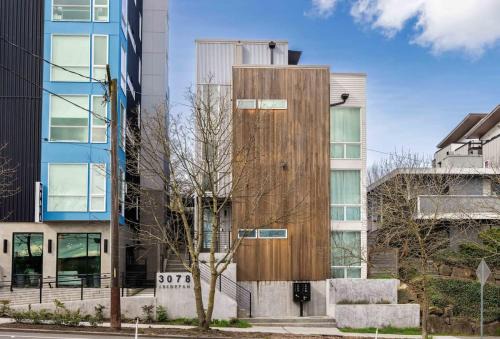 Fairmount Park House | Newly Modern 2B2B Home near Seatac - Golf course