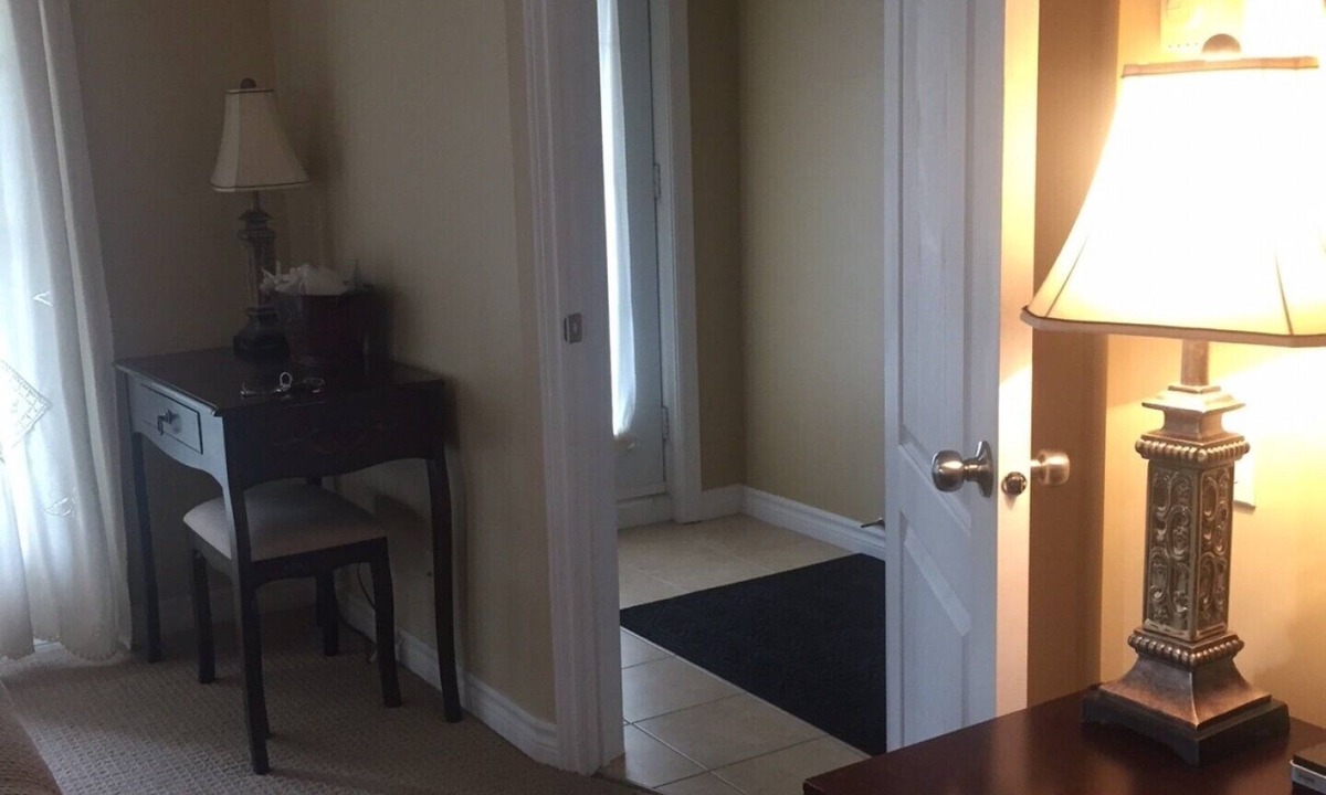 Bromont Condo | Newly refreshed lovely quiet 3 bdrm corner unit, fully furnished, hi speed wifi