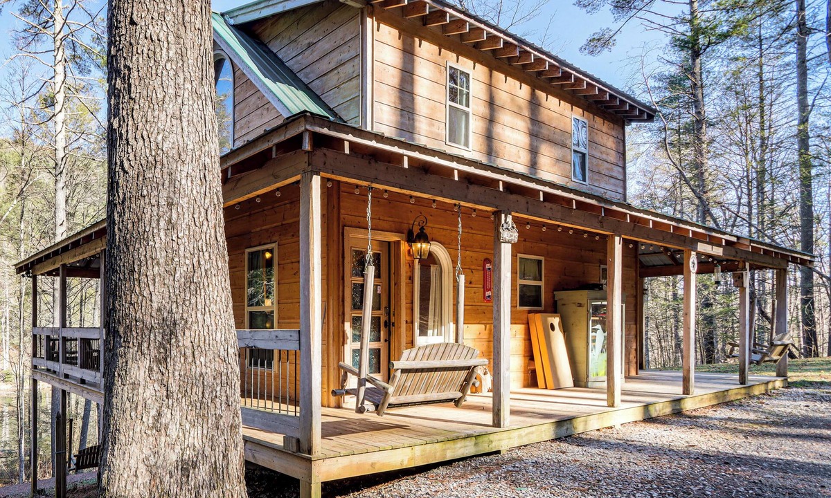 Suches Cottage | Newly Refreshed! Suches Cabin w/Deck, Fire Pit