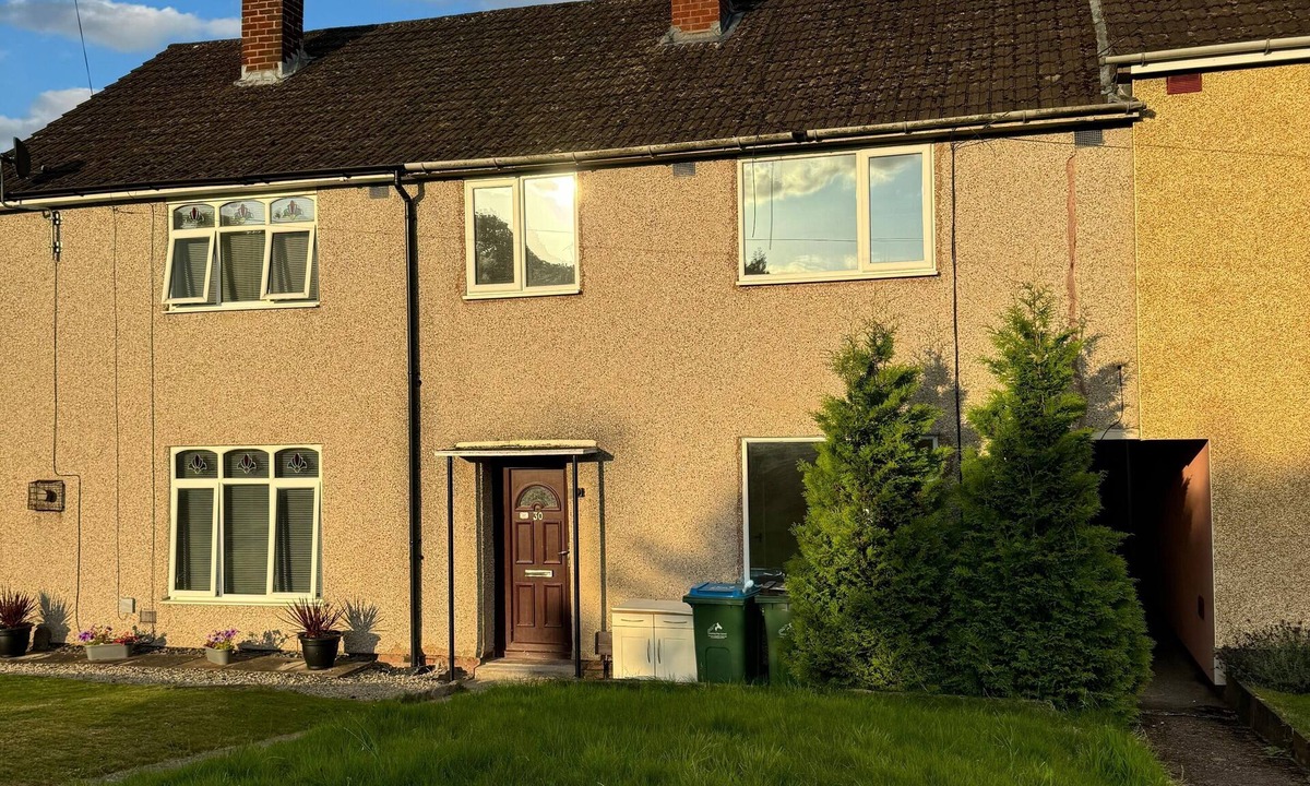 Tatenhill House | Newly Refurbished |Contractors |Families