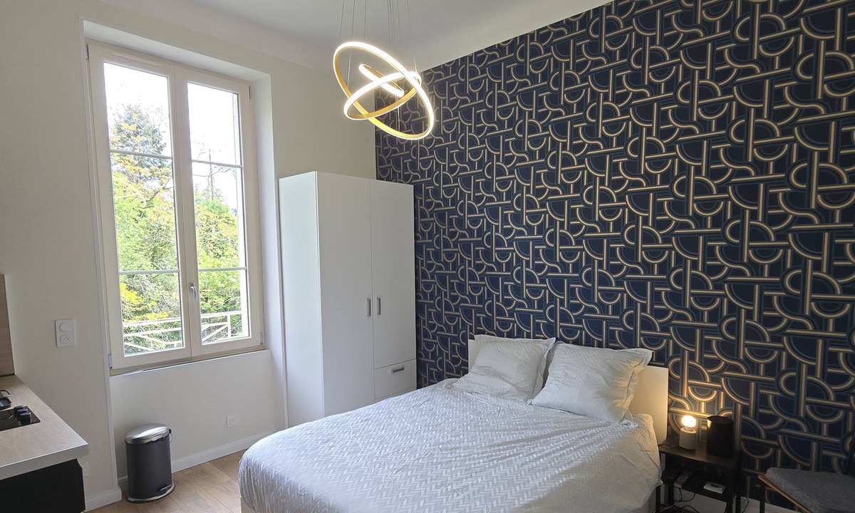 Chatel-Guyon Apartment | Newly refurbished studio in a quiet, convenient location.