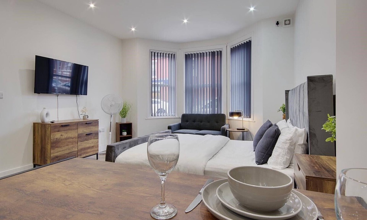 Poole Apartment | Newly Refurbished Modern Studio