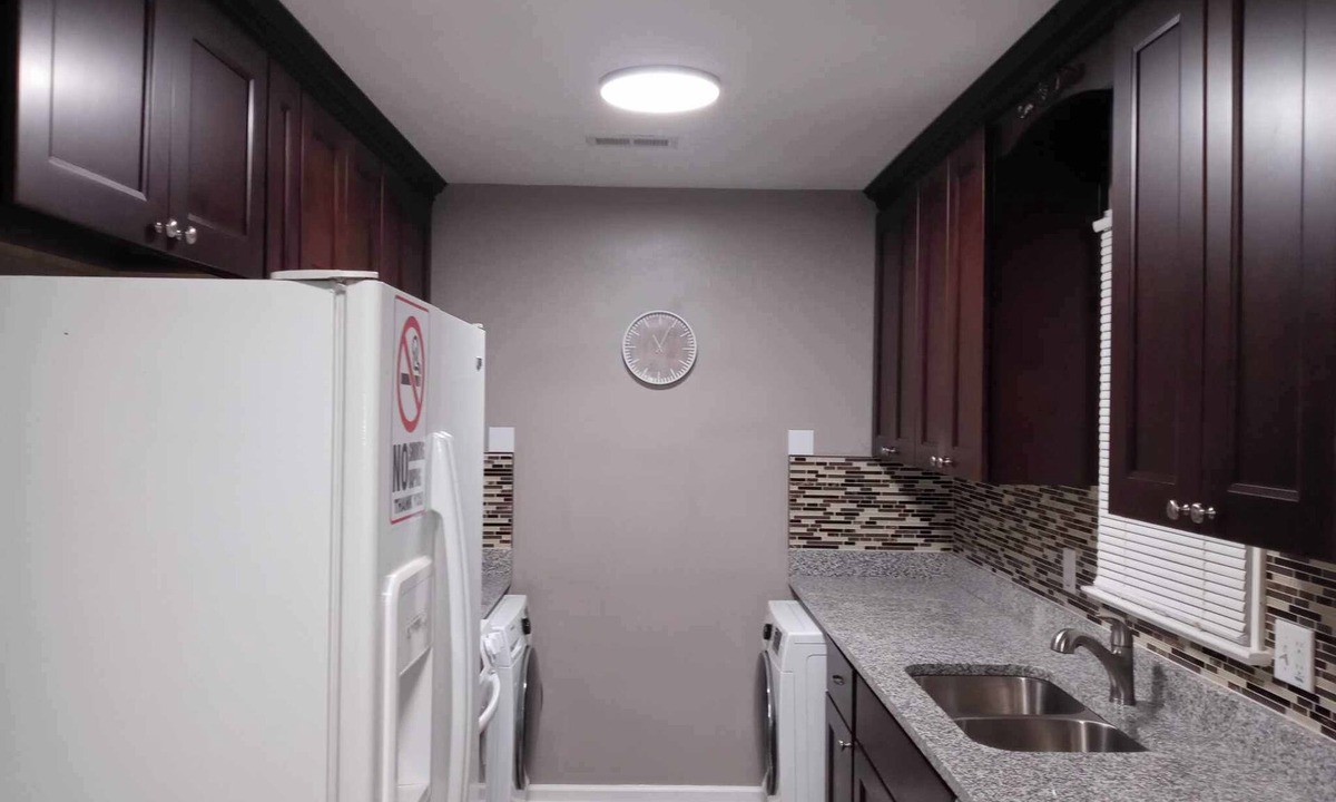 Great Bridge House | NEWLY REMODELED 2 BEDROOM DUPLEX