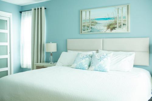 Bay Area House | Newly Remodeled 3 Bed2 Ba, Hot Tub, Pet Friendly