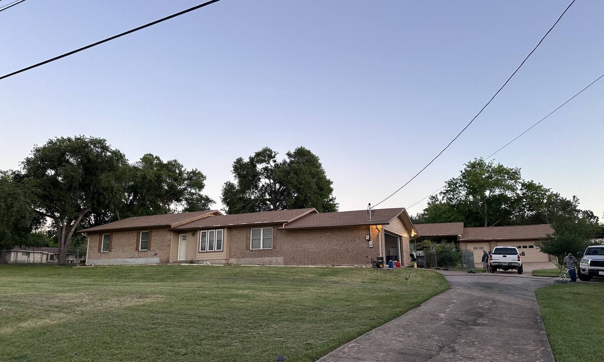 Manchaca House | Newly remodeled home set off in the country but offers quick access to the city