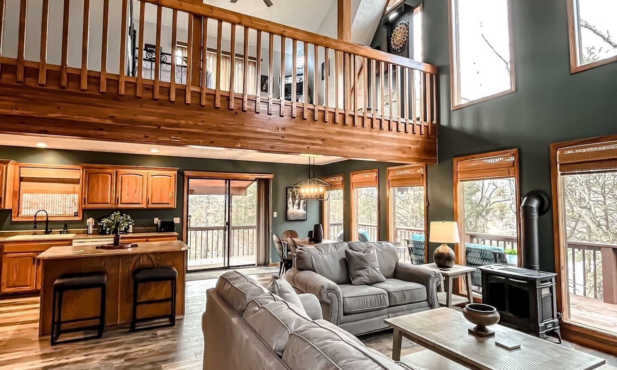 Golden House | Newly remodeled Lake Frontage Cabin Hot Tub Arcade 2 Fire pit areas TRIPLE Decks