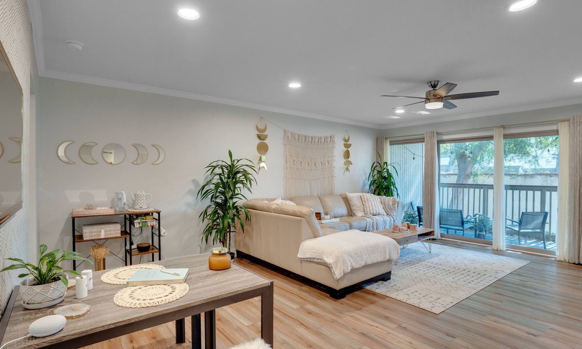 Pinole Condo | Newly remodeled light filled condo