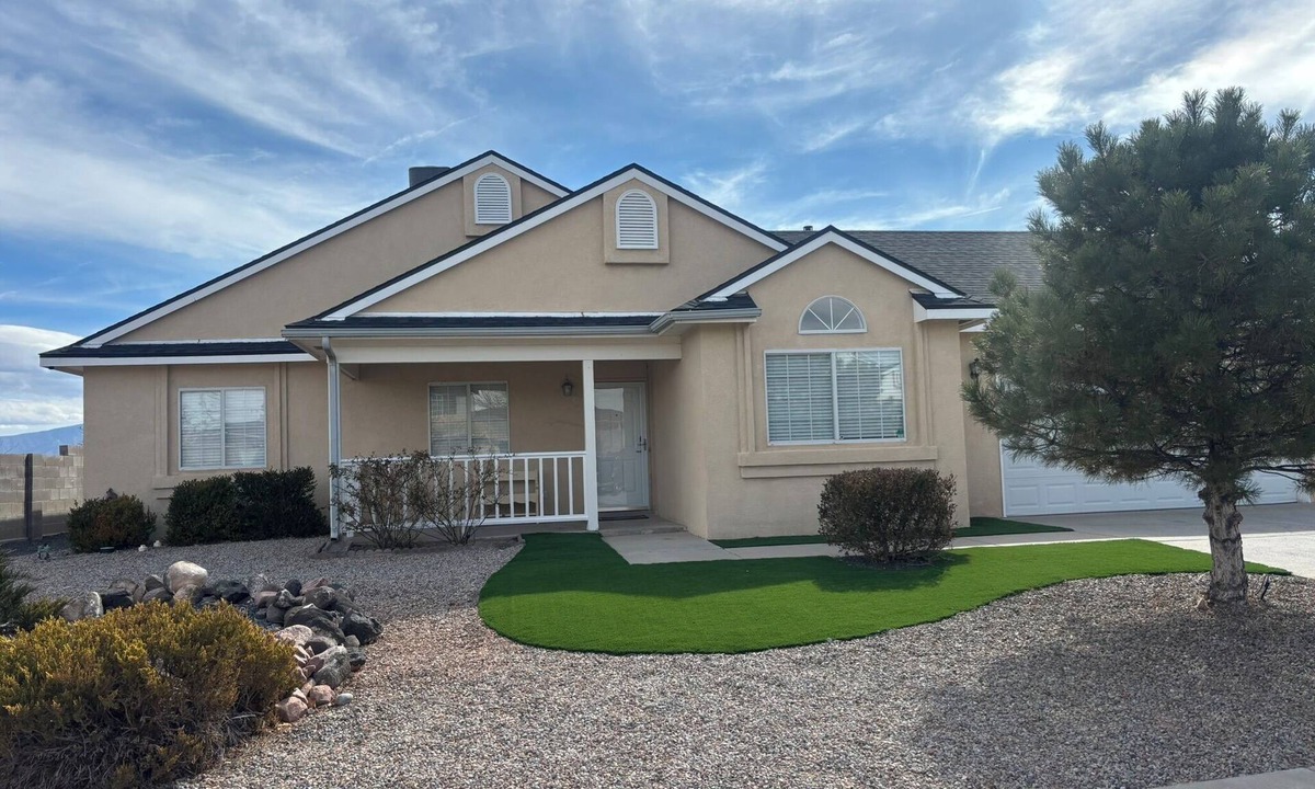 Ranchito House | Newly Remodeled Mountain Escape Near Casino + Pool Table + Putting Green
