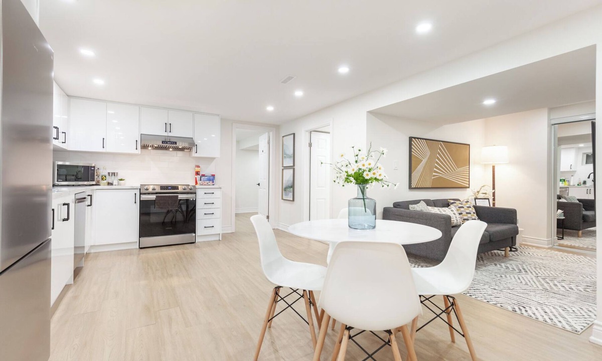 Richmond Hill House | Newly renovated 2 bedroom suite lower level.