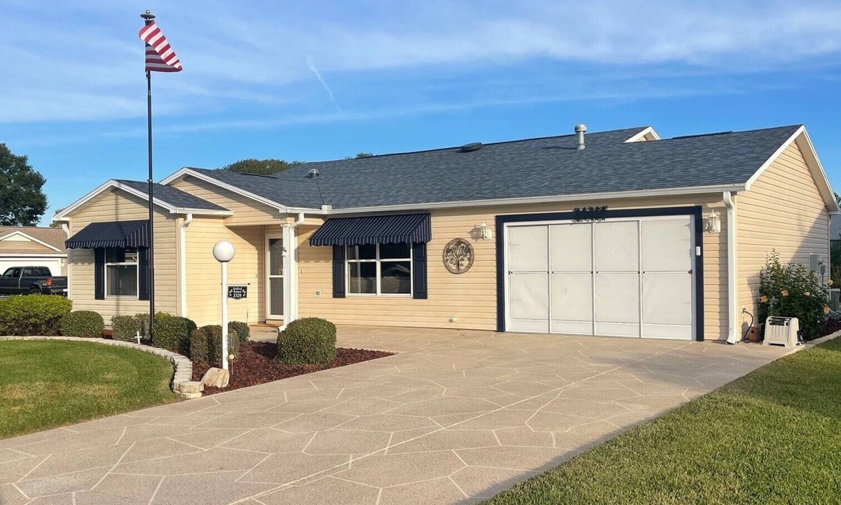 Sanibel House | Newly Renovated 2BR/2BA + Golf Cart, WiFi & Streaming!