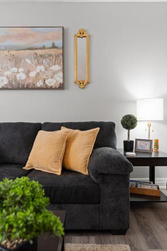 Amherstview Apartment | Newly Renovated 3BR Home in West End Kingston