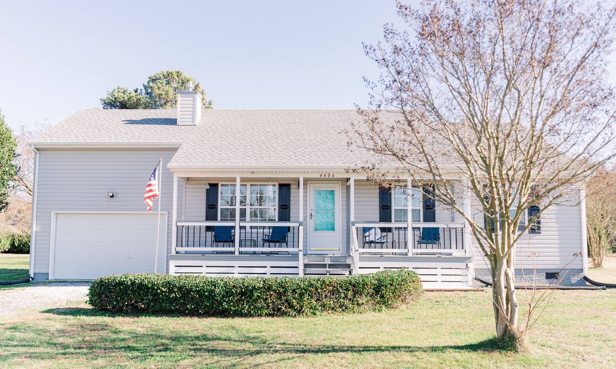 Cheriton House | Newly renovated, 4BD 2 BA, 1 full acre, sleeps 8, and is pet friendly.