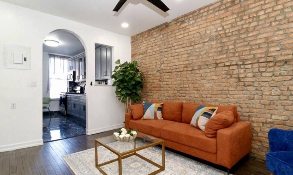 Ocean Hill House | Newly renovated apartment