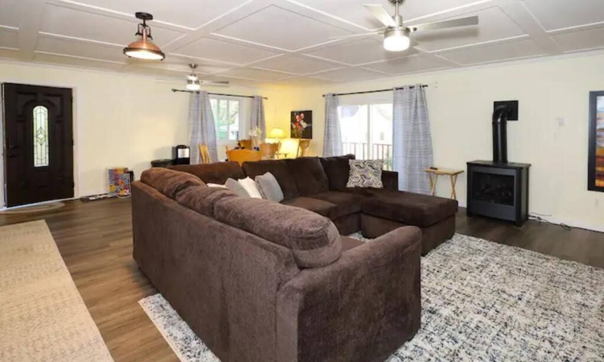North Kawartha Cottage | Newly Renovated Stony Lake Water Front Cottage