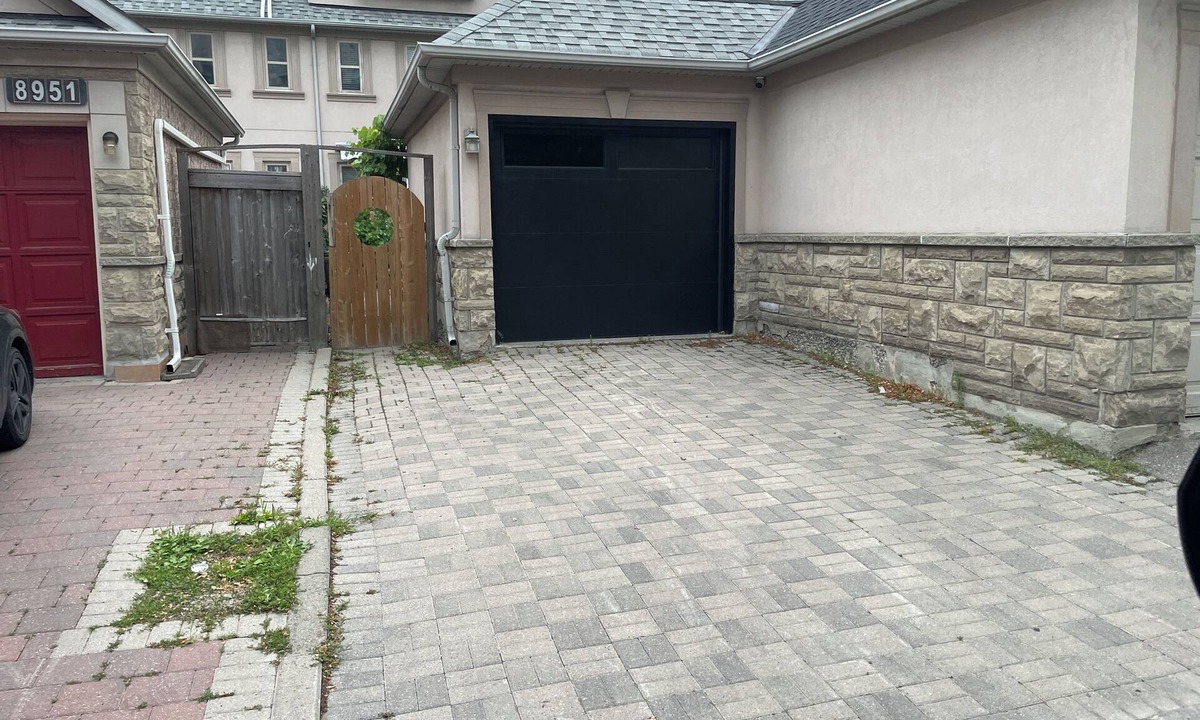 Bayview Glen House | Newly Renovated Townhome on Yonge