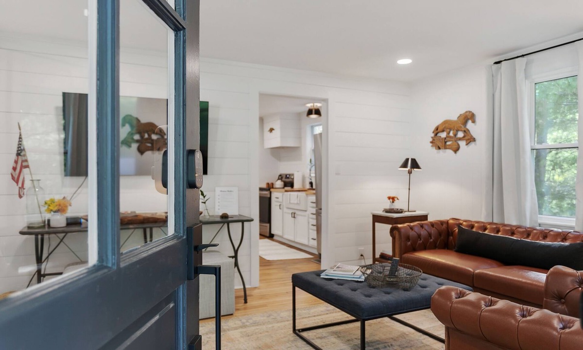 Leipers Fork Cottage | Newly Renovated Charming Little Leiper's Cottage