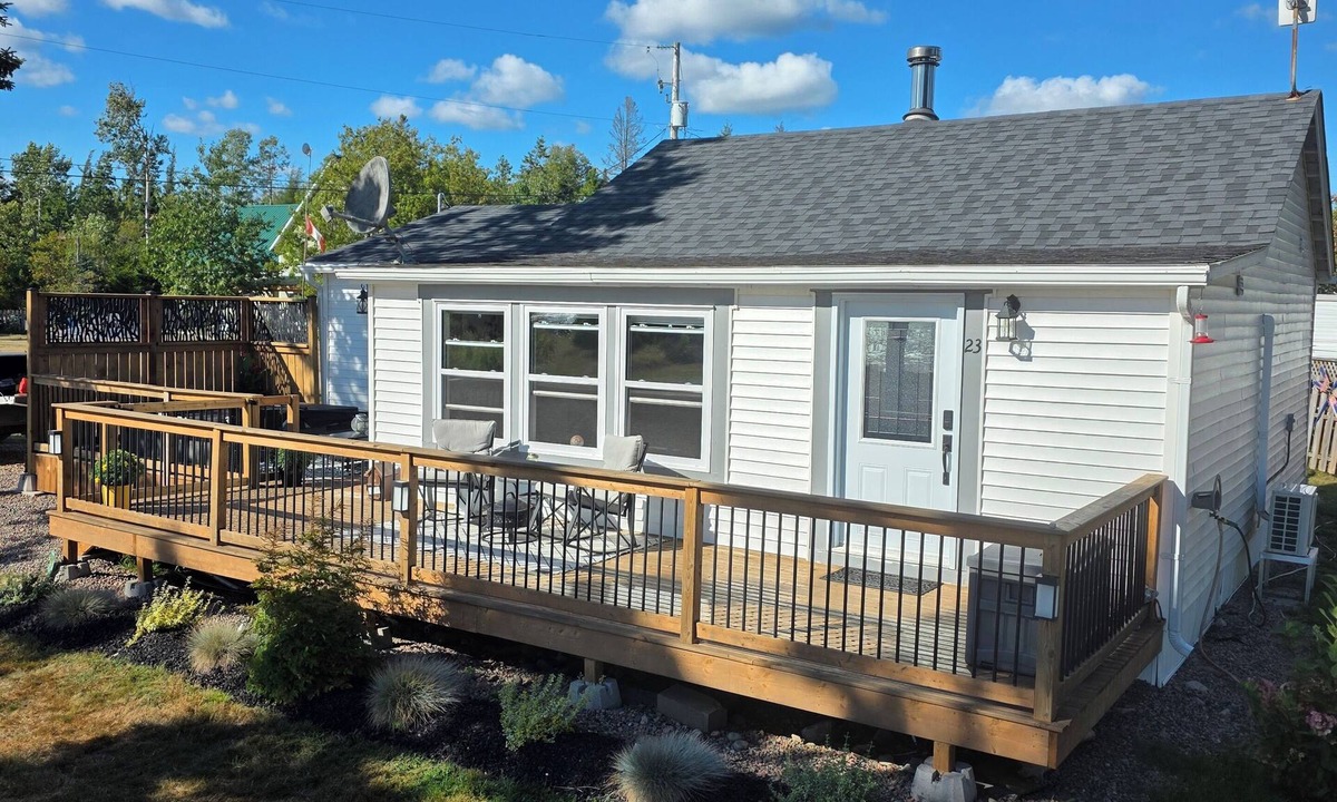 Amherst Cottage | Newly renovated cottage. 30 second walk to the beach. New hot tub addition!