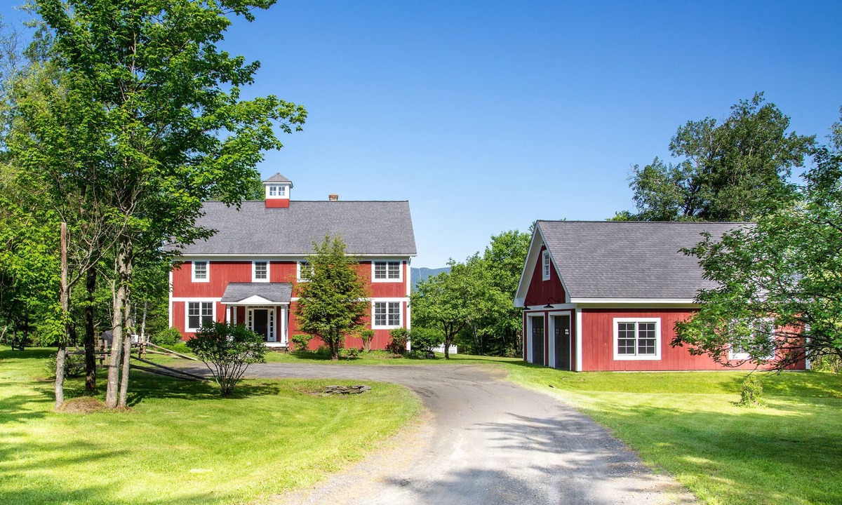 Warren House | NEWLY RENOVATED EAST WARREN LUXURY FARMHOUSE