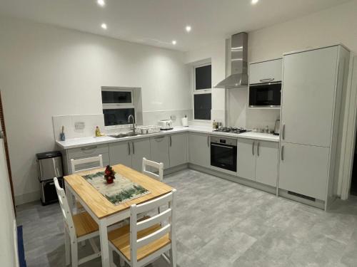 Ashtead Apartment | Newly renovated flat in Ashtead