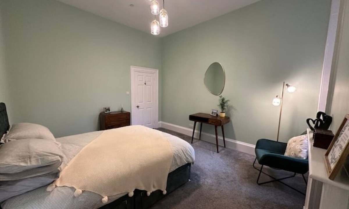 Bath Apartment | Newly renovated ground floor flat, central Bath