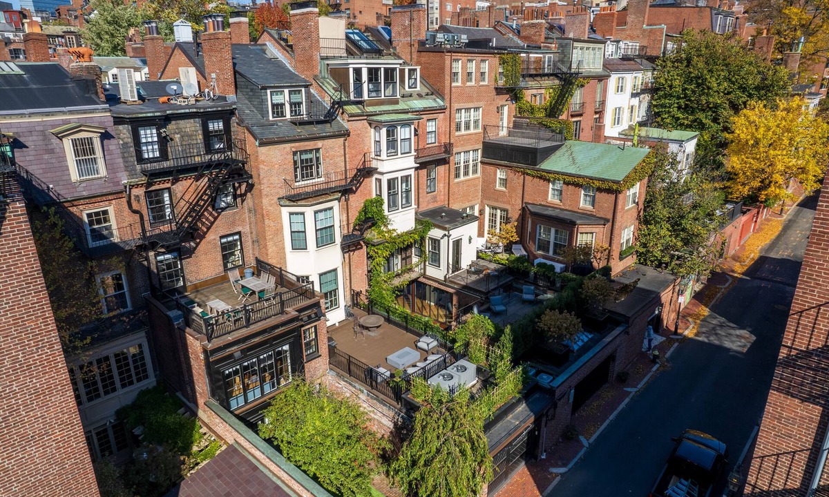 Beacon Hill House | Newly renovated historic home in Beacon Hill