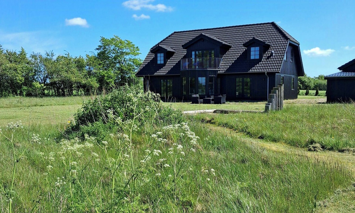 Gatten House | Newly renovated holiday home near HimmerLand