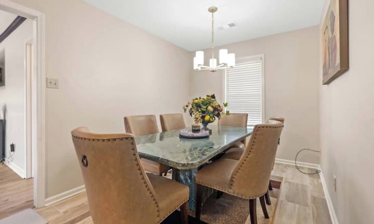 Brighton House | Newly Renovated "Home Away From Home" nA spacious, modernized 4-bedroom home.