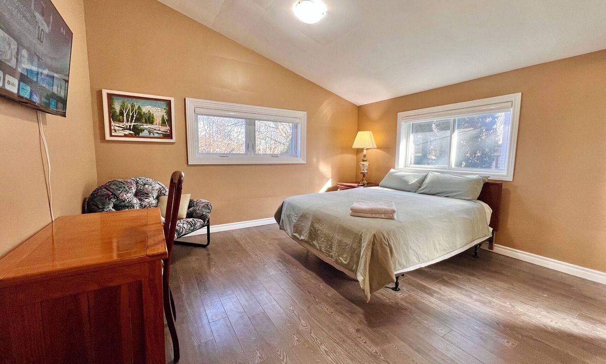 Aurora House | Newly Renovated Home in Central Aurora