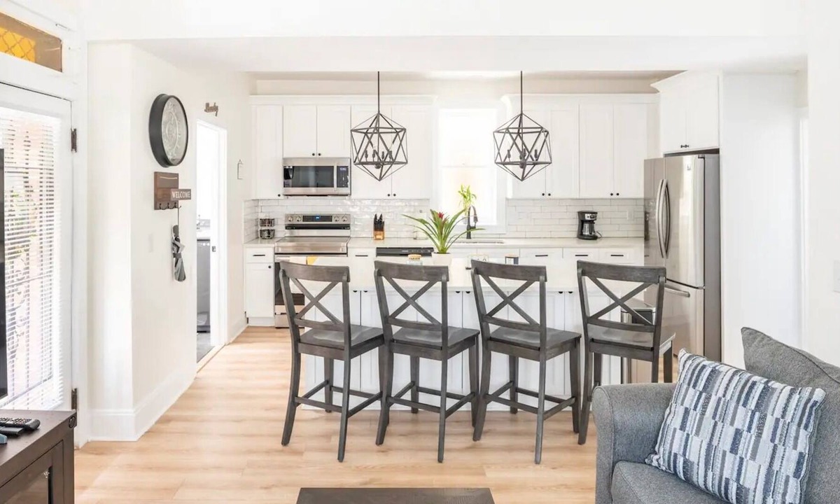 Newport House | Newly Renovated Home in the Heart of Newport