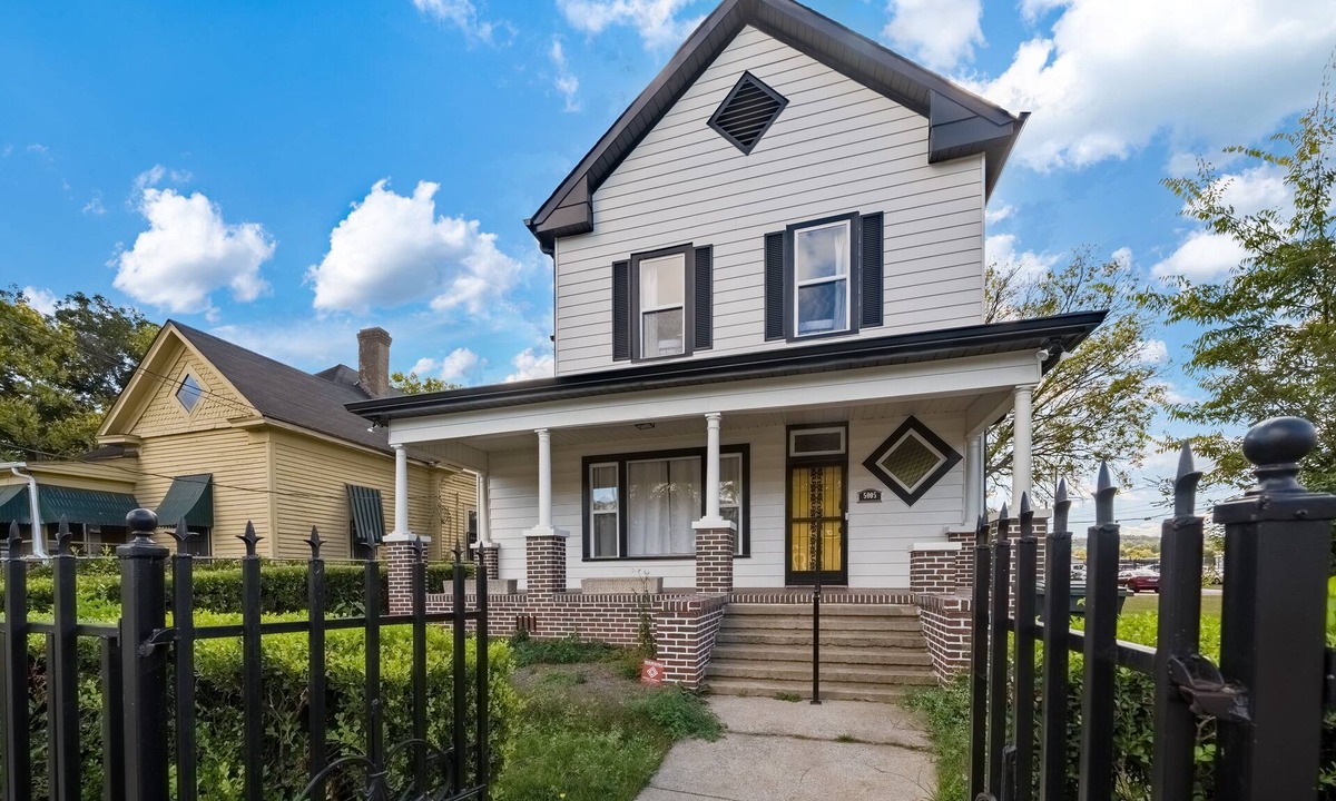 Crestline Heights House | Newly Renovated in B-ham