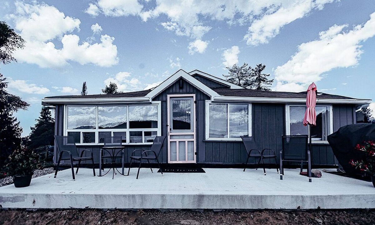 Faraday Cottage | Newly Renovated Lake Cottage, 10 Mins From Bancroft, Beautiful Sandy Beach!