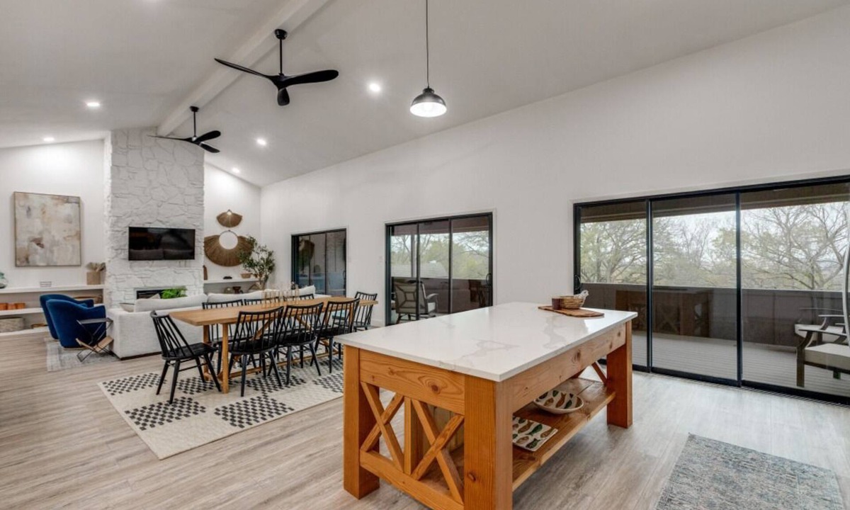 Pottsboro House | Newly Renovated Lake Texoma Retreat - Walk to Tanglewood Resort