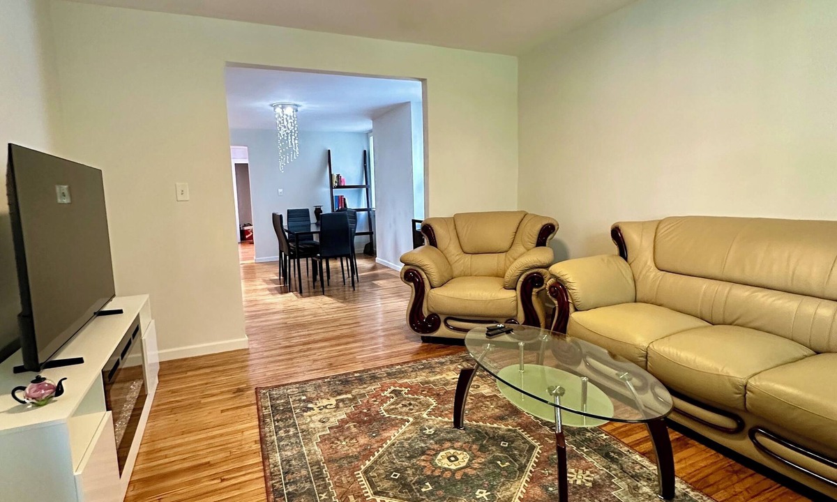 Front Park House | Newly renovated luxurious and private, 3-bedroom 2 bath West Side Oasis!