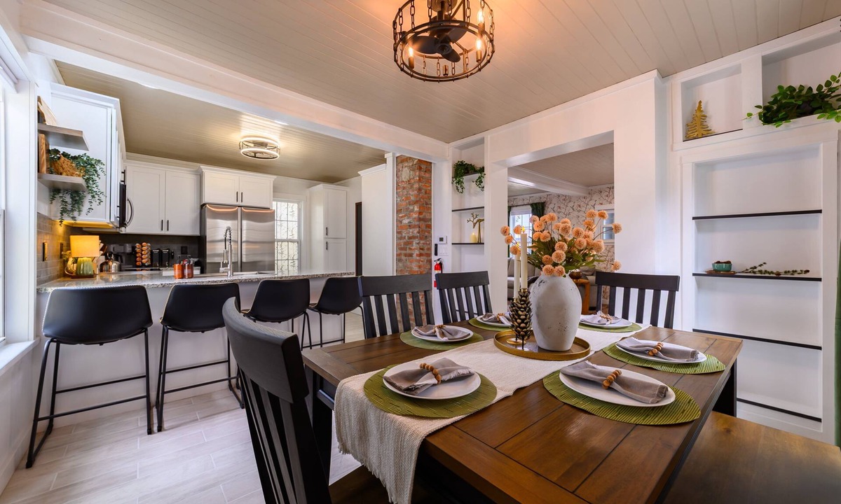 Alpena House | Newly Renovated | Old Town | King Suite | Fire Pit | Garage
