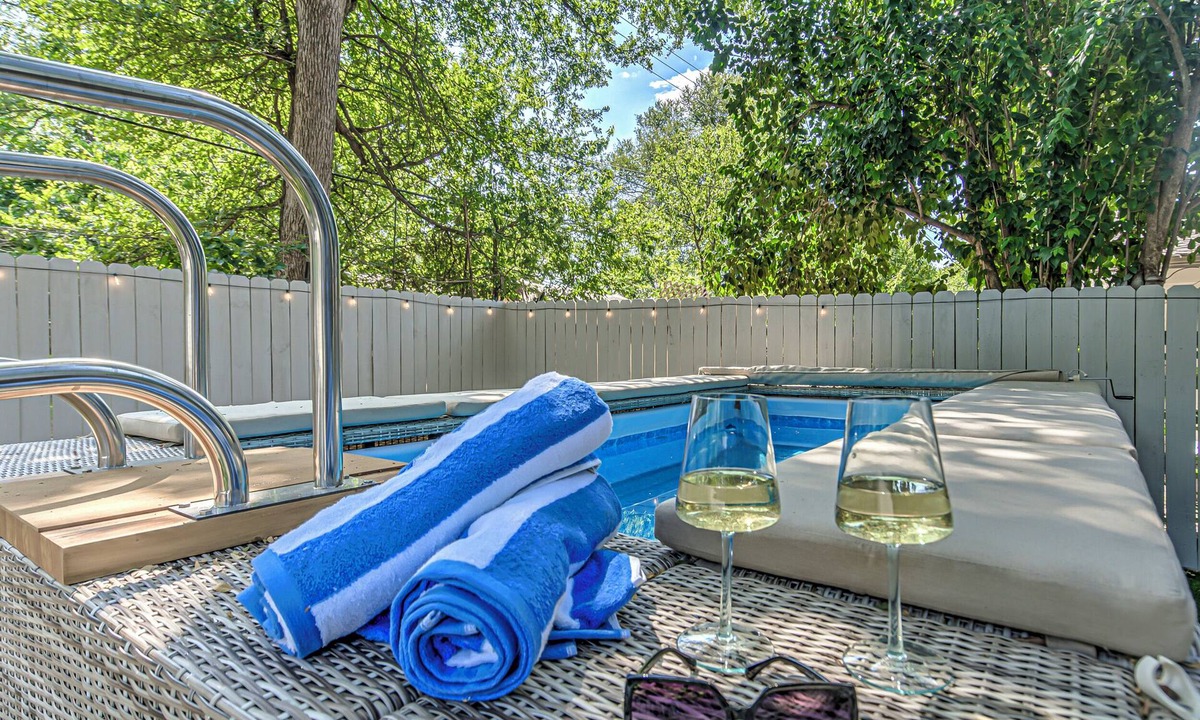 Barton Hills House | Newly Renovated! Pool and Patio I Mins to DT