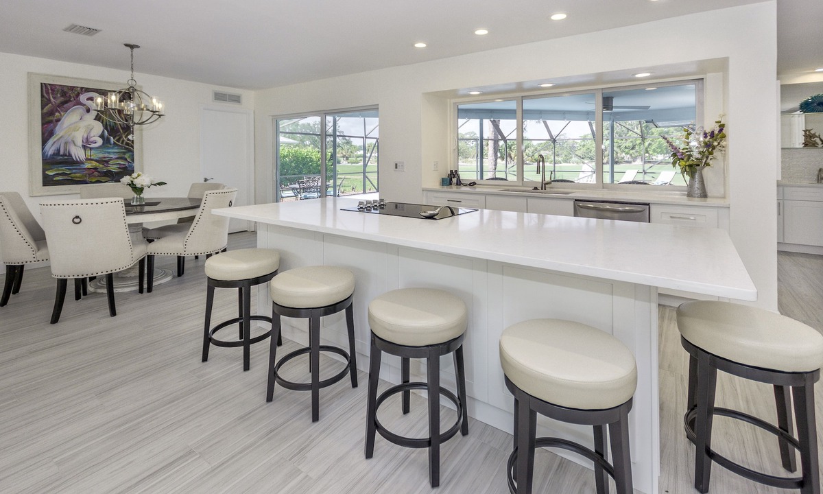 Tequesta House | Newly Renovated Pool Home on Golf Course