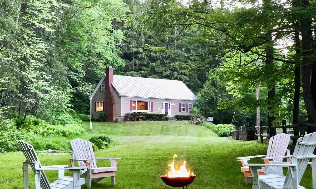 Grafton House | *NEWLY RENOVATED* Road-trippers Oasis - 3min walk to Grafton Inn & Tavern