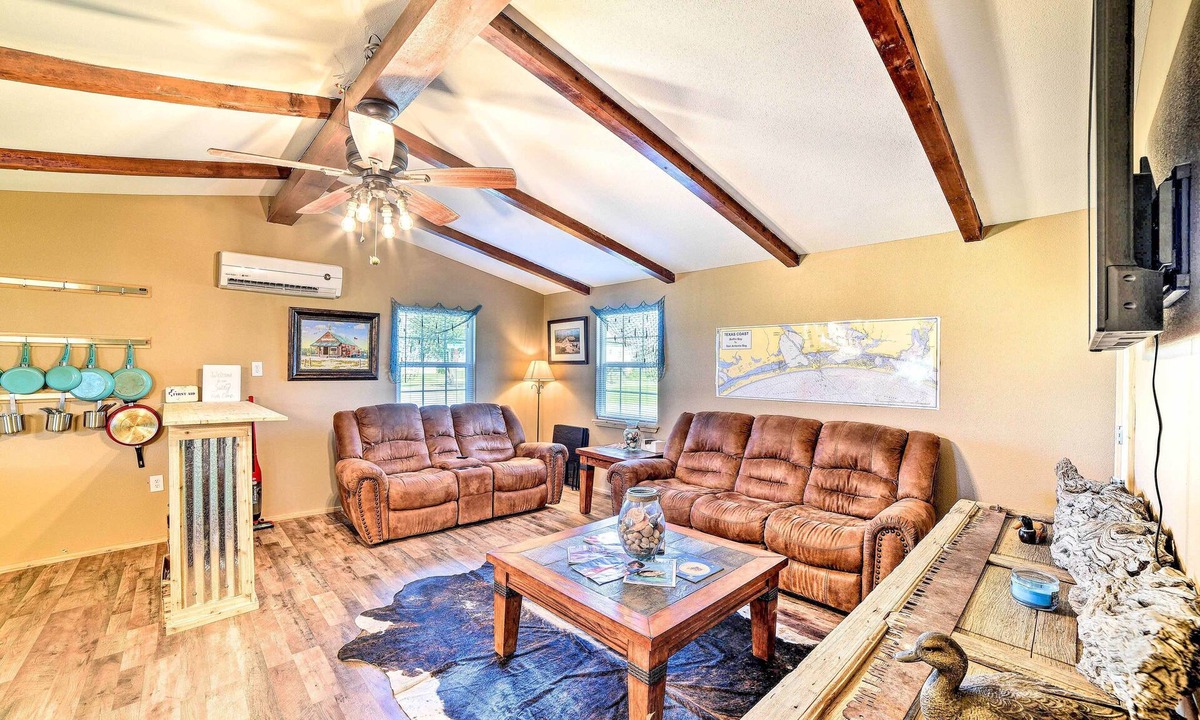 Rockport Cottage | Newly Renovated Rockport Cottage 4 mil Beach