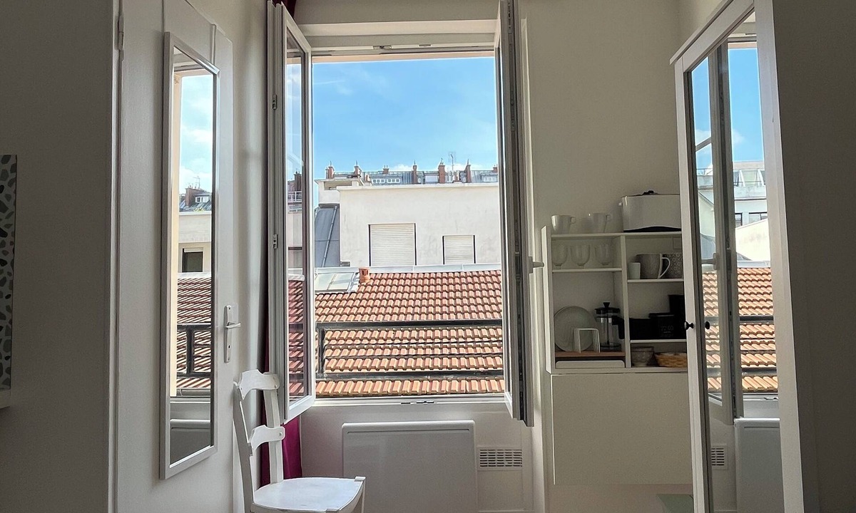 Parc-de-Montsouris Apartment | Newly renovated studio, artists' quarter!