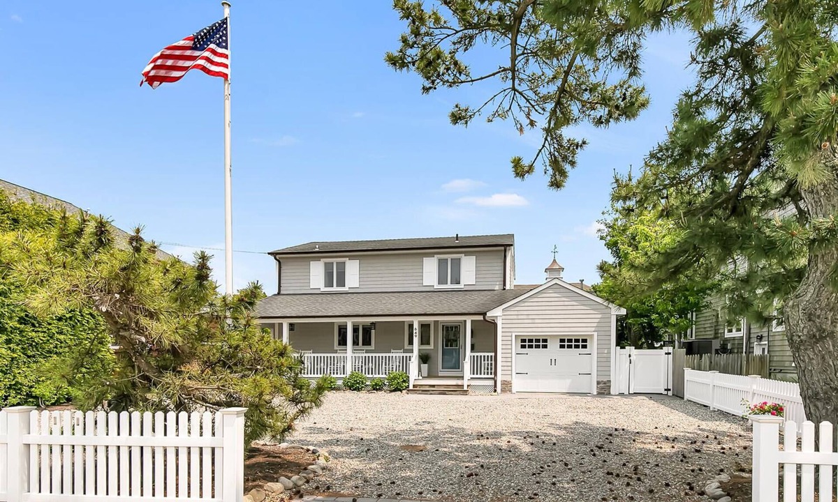 Avon House | Newly renovated upscale Beach House