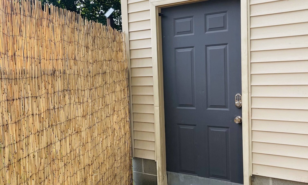 Churchland Apartment | Newly updated private studio