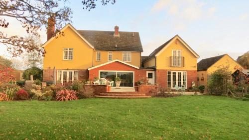 Alpheton Bed & Breakfast | Newmans Lodge