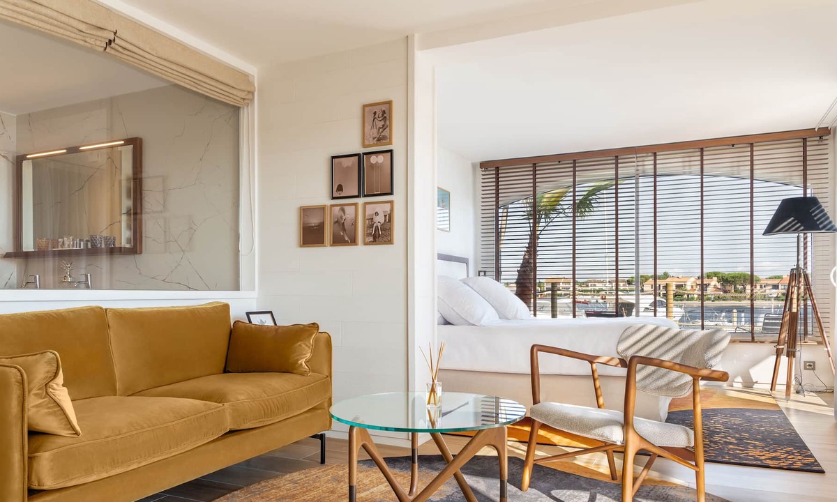 Saint-Cyprien Plage Cabin | Newport Pavilion by Lagoon Island